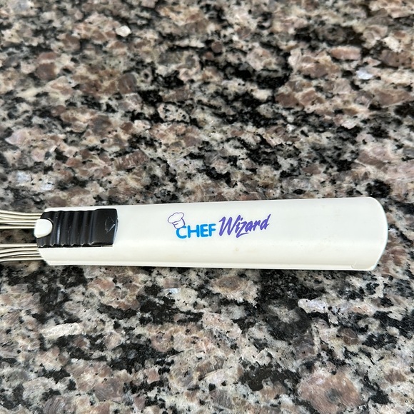 Chef Wizard Kitchen Tongs - Picture 2 of 8